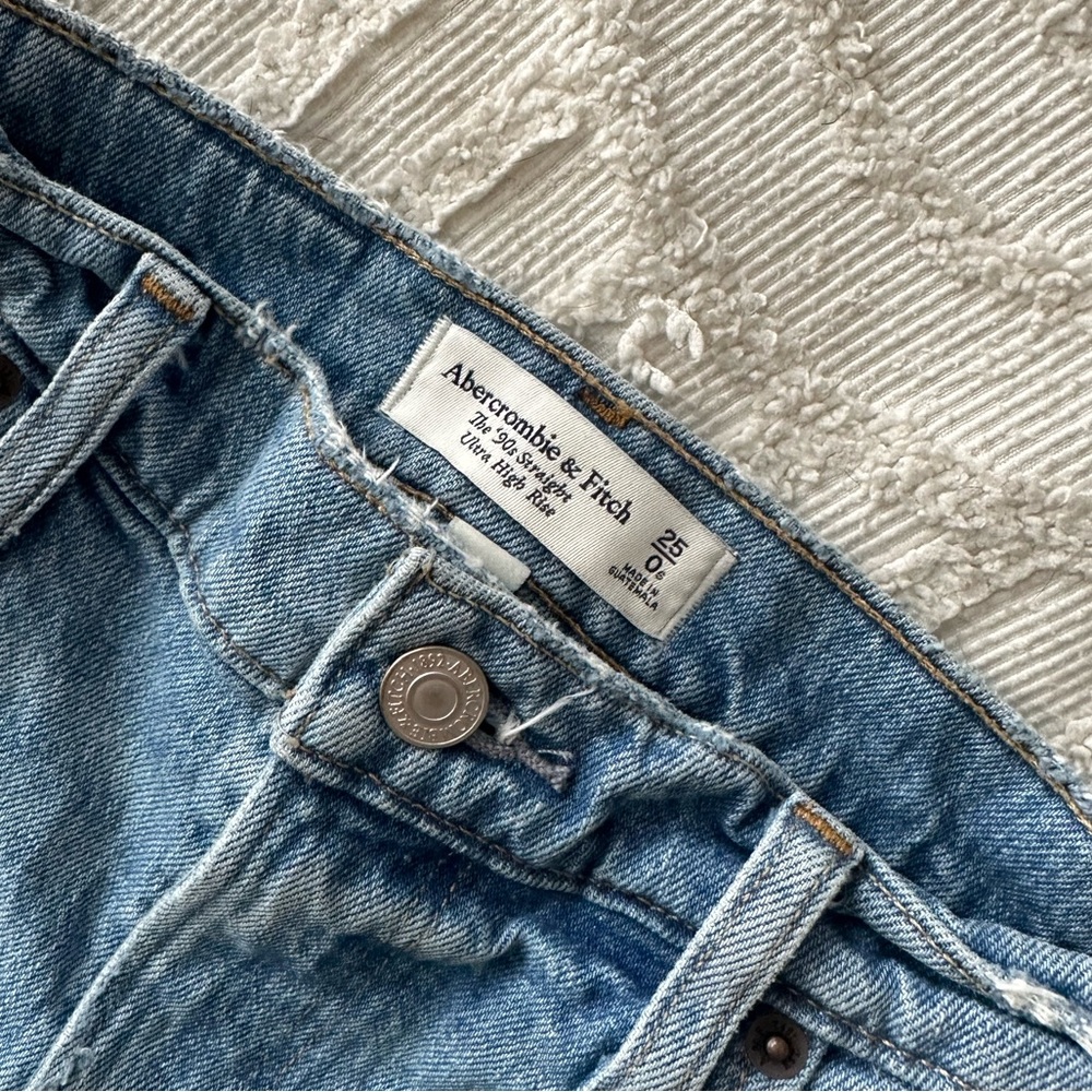 Abercrombie 90’s Straight Ultra High Rise Curve Love Jeans